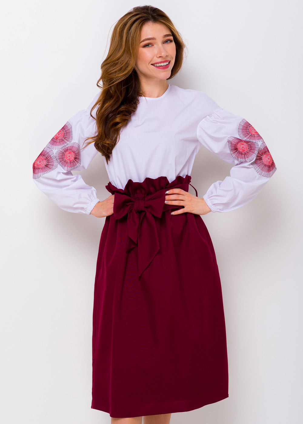 Блуза з вишивкою