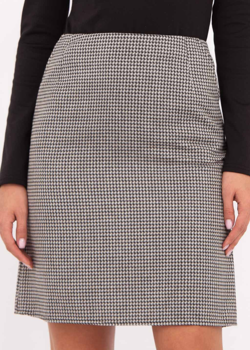 Коротка спідниця з кишенями