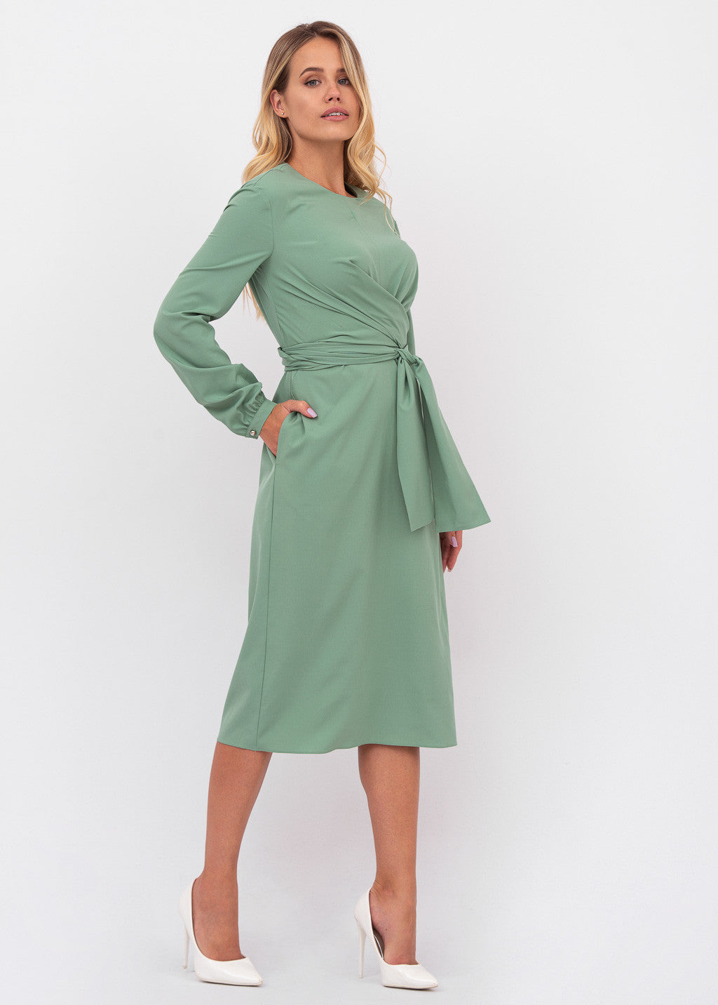 Святкова сукня з поясом