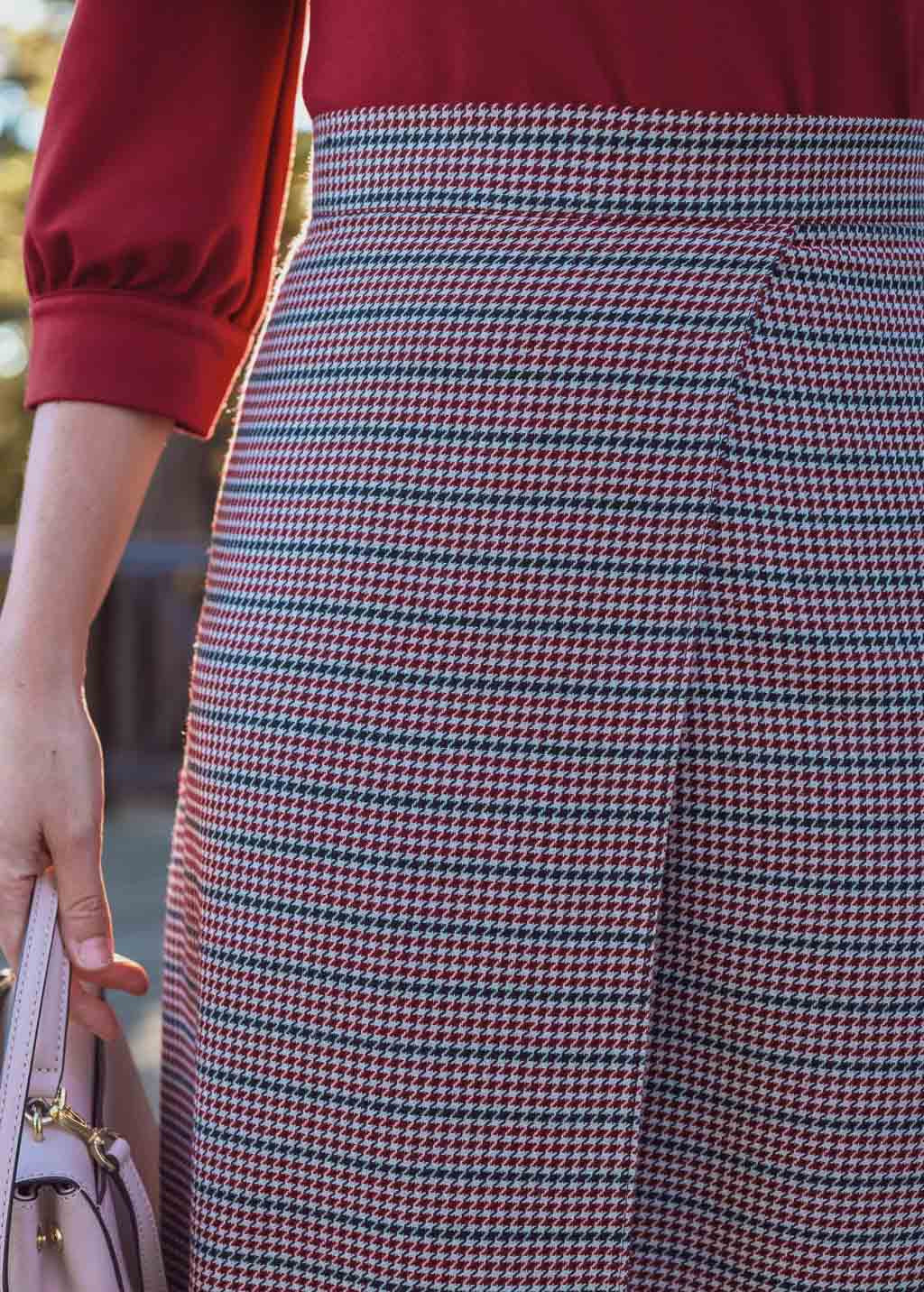 Спідниця з розрізом