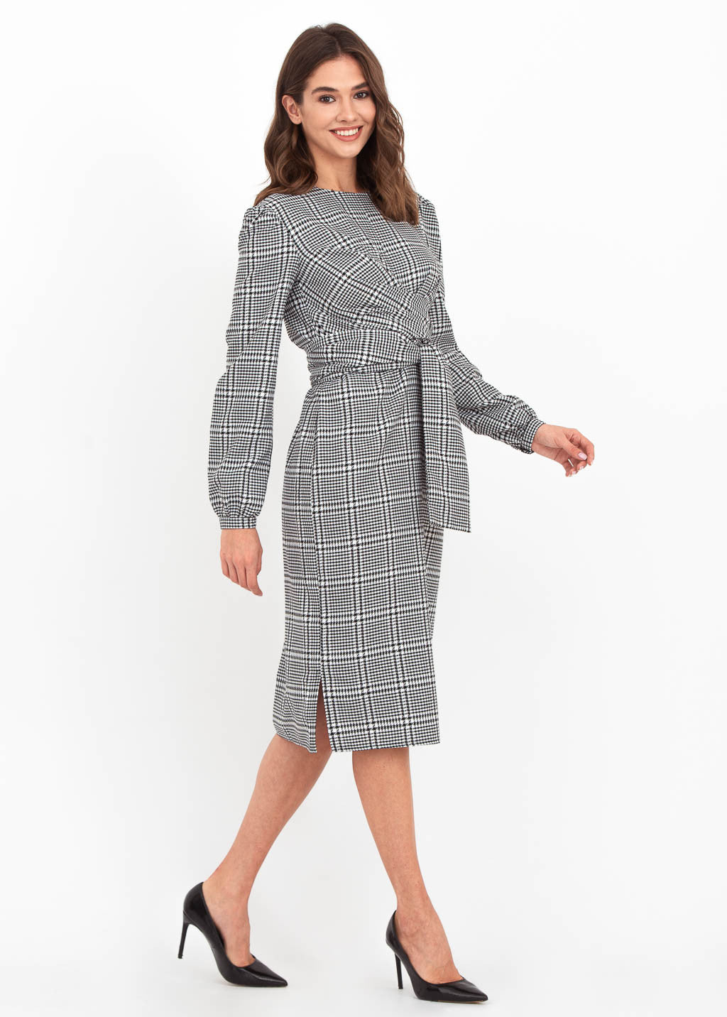 Оригінальна сукня з поясом