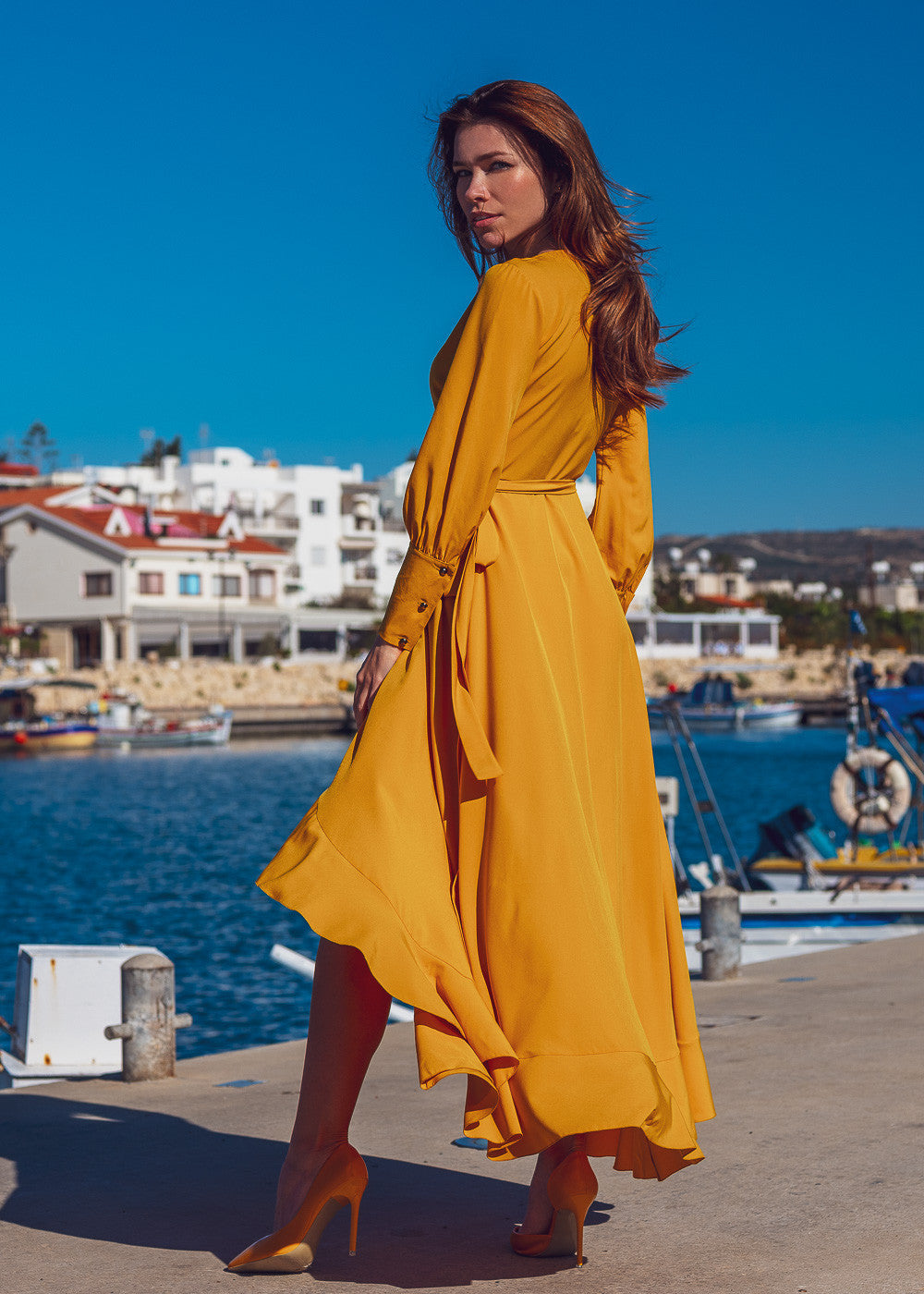 Довга святкова сукня