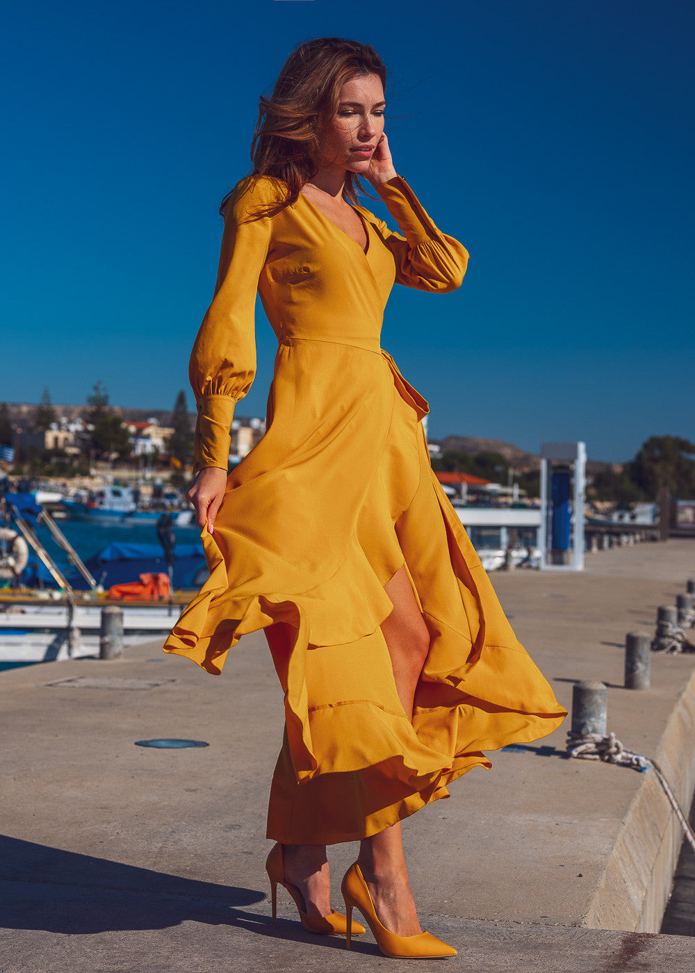 Довга святкова сукня