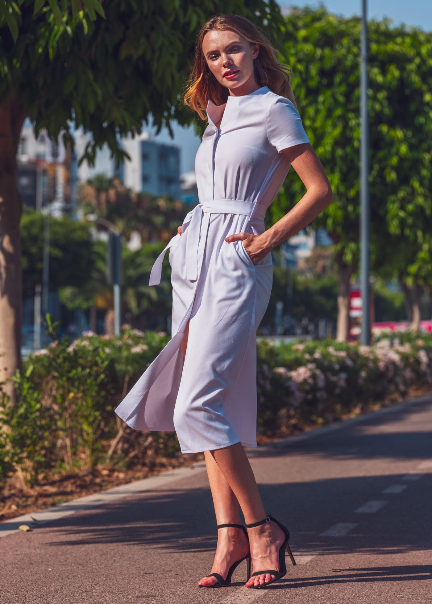 Бавовняна сукня з розрізом