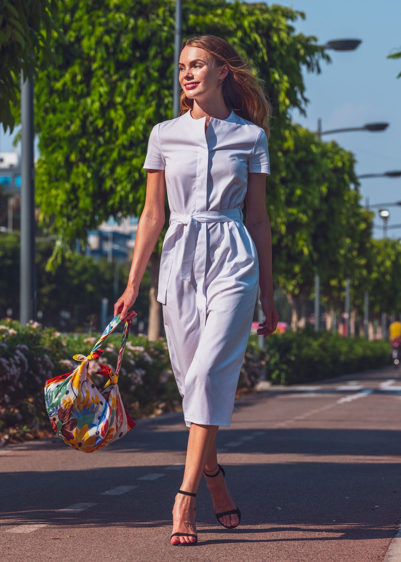 Бавовняна сукня з розрізом