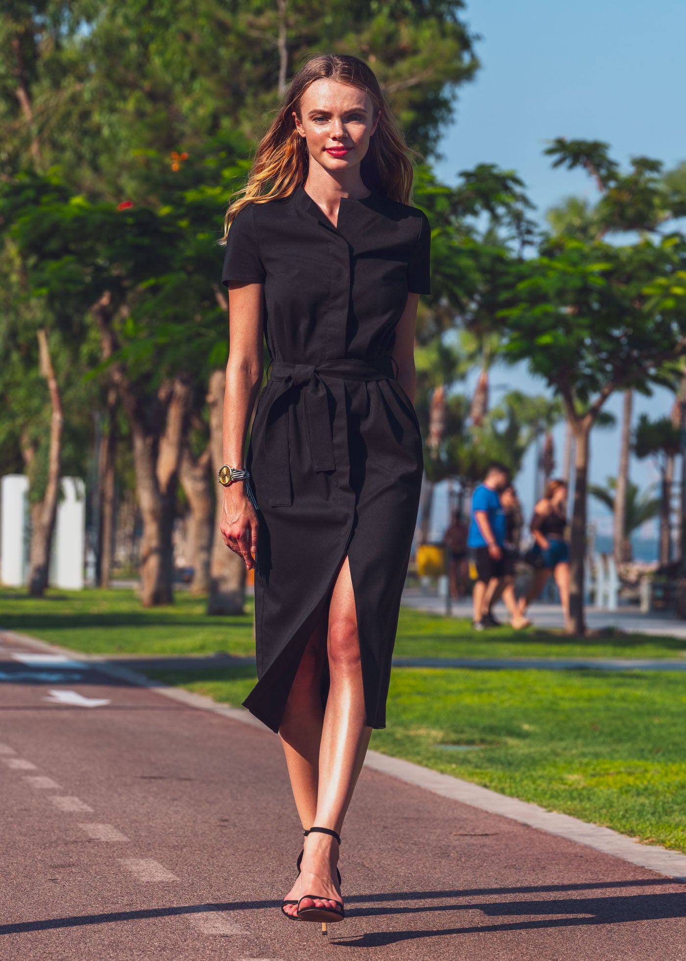 Бавовняна сукня з розрізом