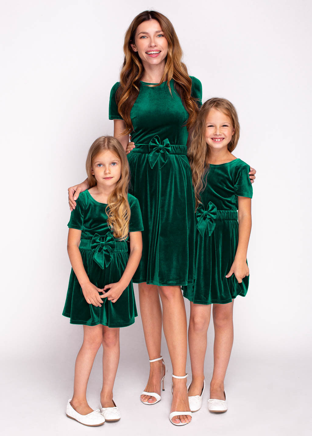 Оксамитова сукня для дівчинки