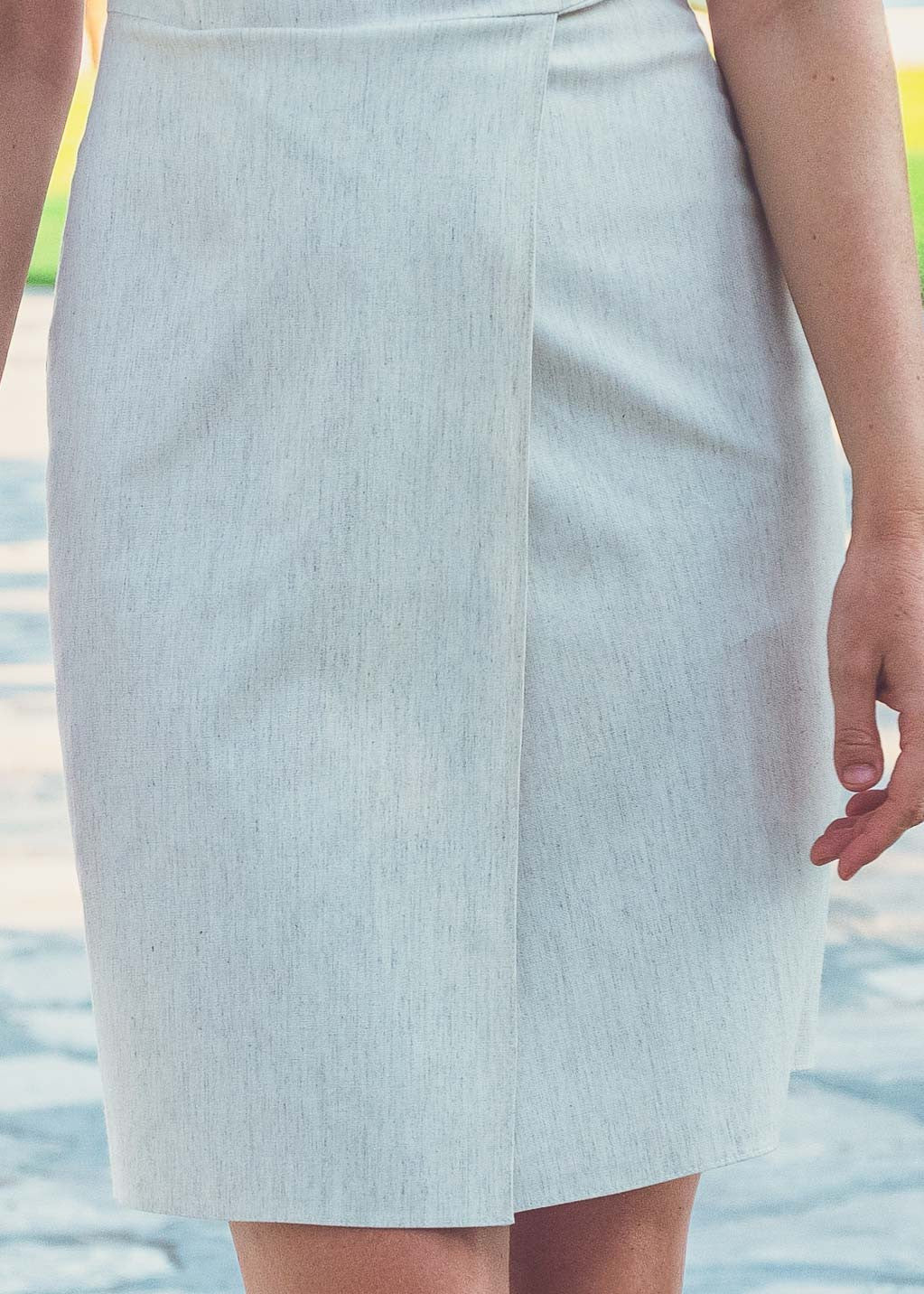 Лляна сукня з розрізом