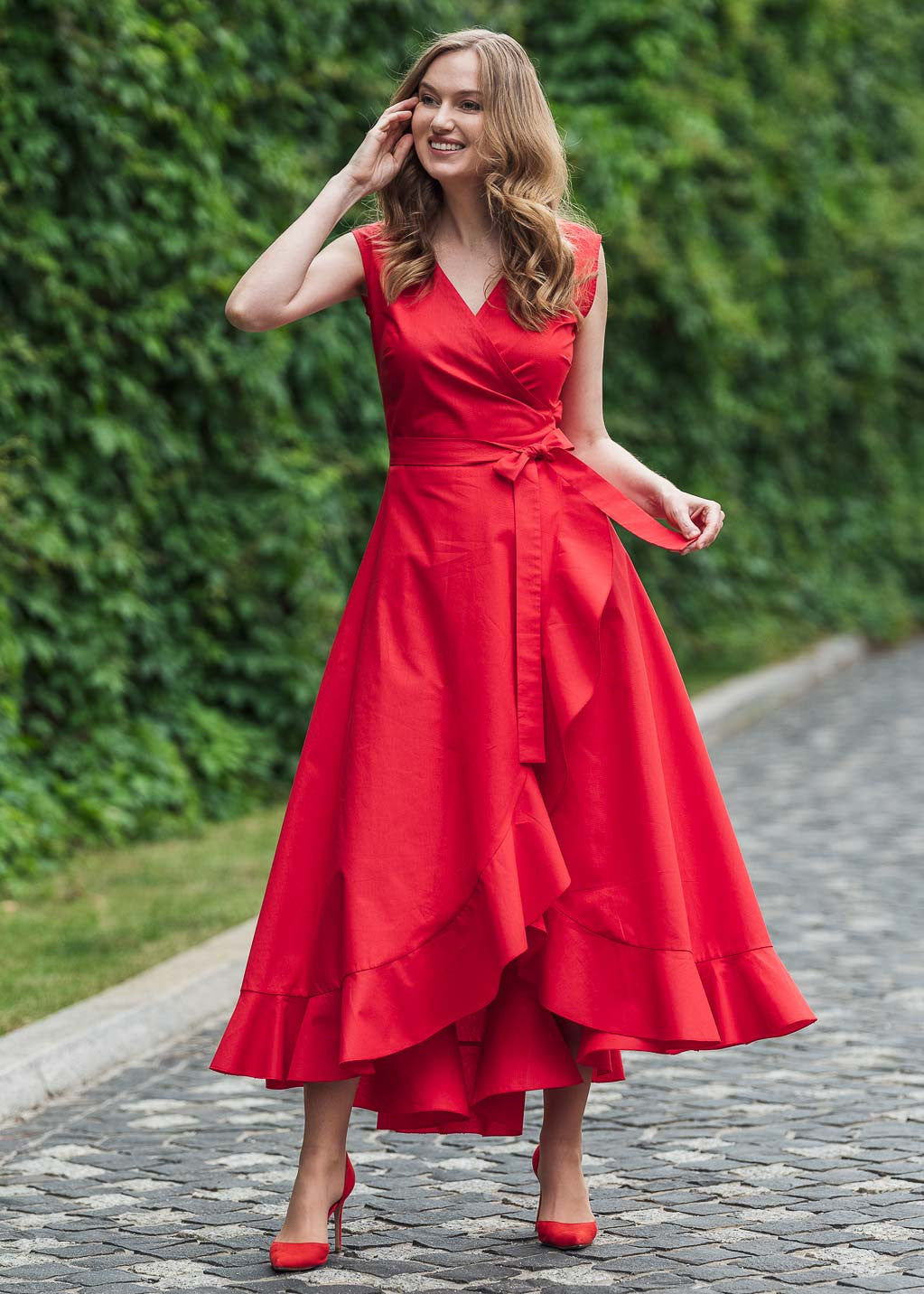 Романтична довга сукня