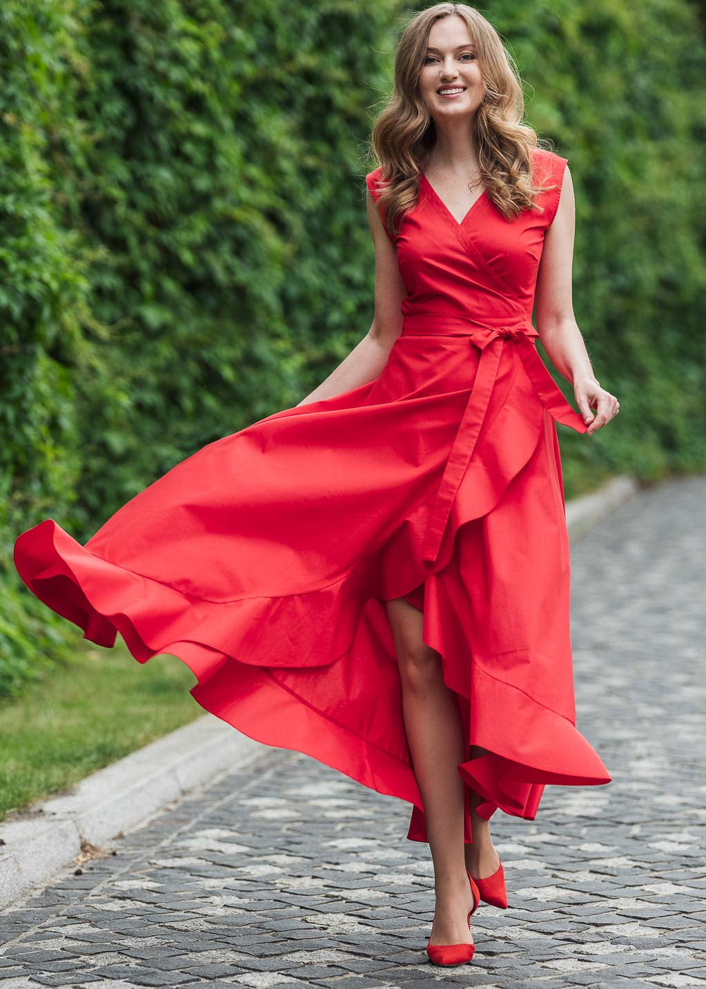 Романтична довга сукня