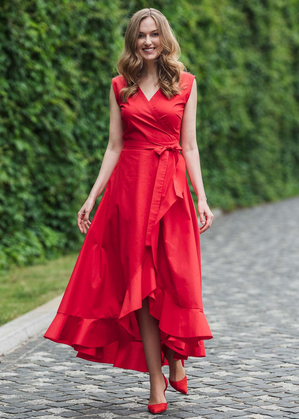 Романтична довга сукня