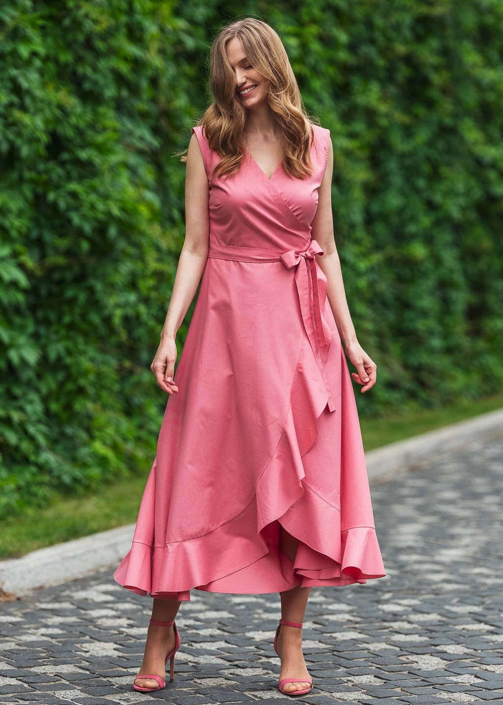 Романтична довга сукня