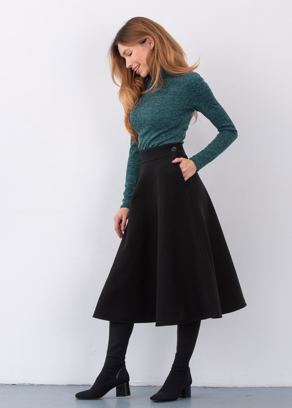 Тепла широка спідниця з кишенями