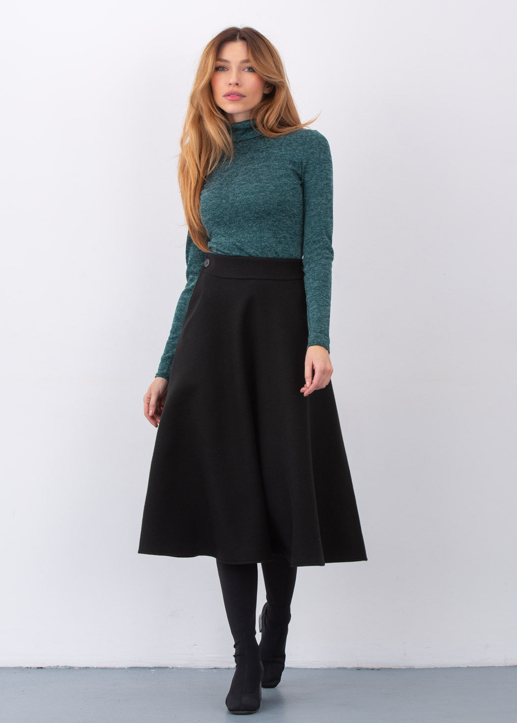 Тепла широка спідниця з кишенями