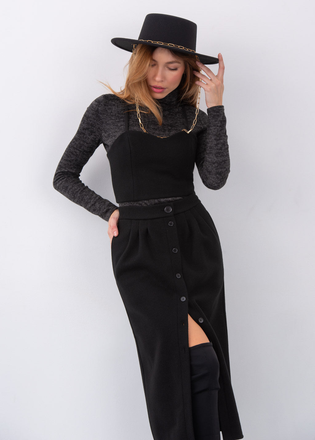 Теплий костюм з корсета та спідниці