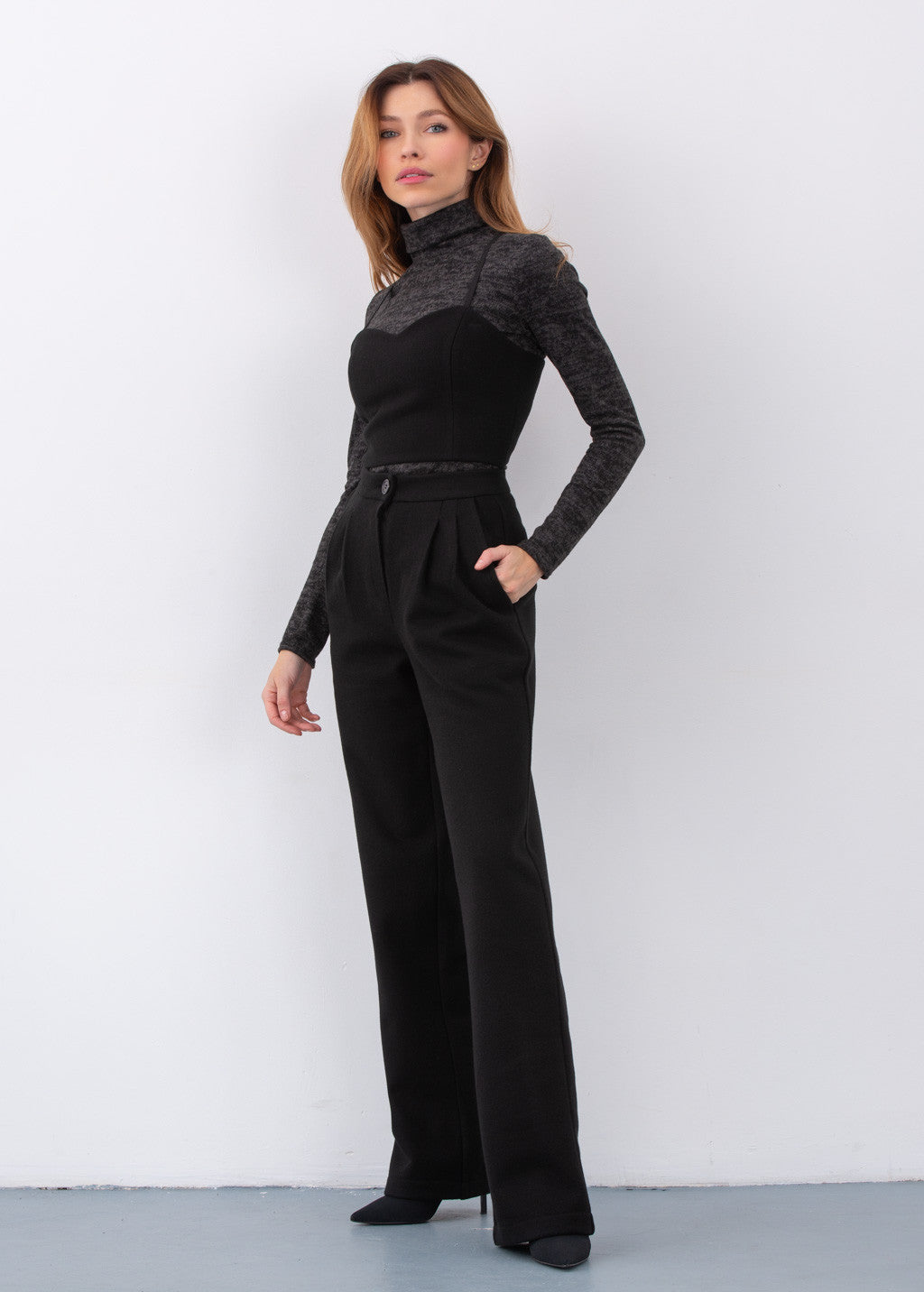 Теплий костюм з корсета та брюк