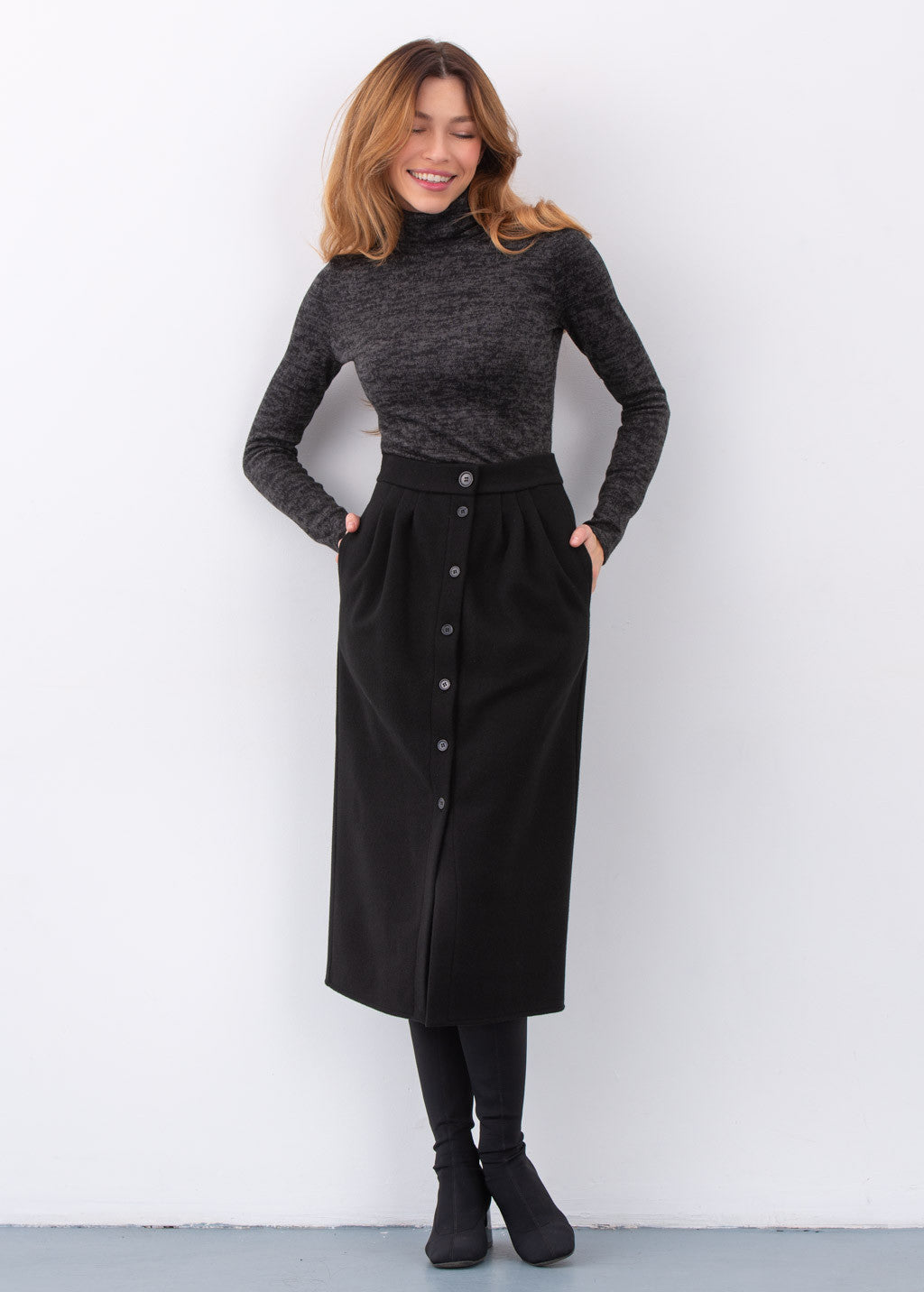 Тепла спідниця з кишенями