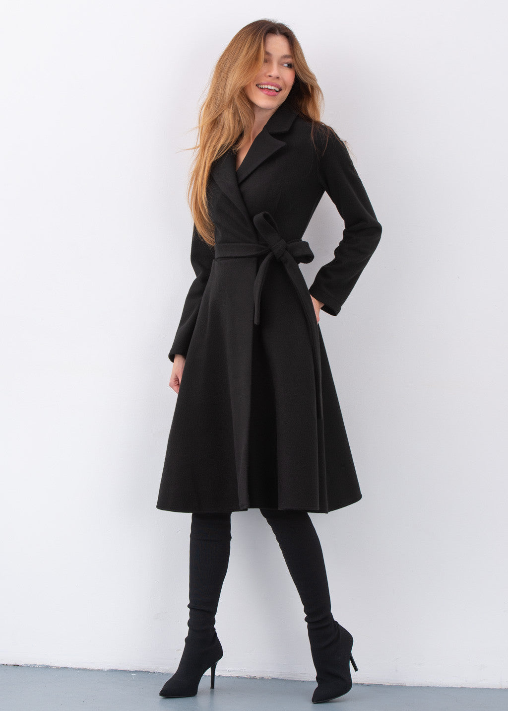 Тепла сукня-пальто на-запах з поясом