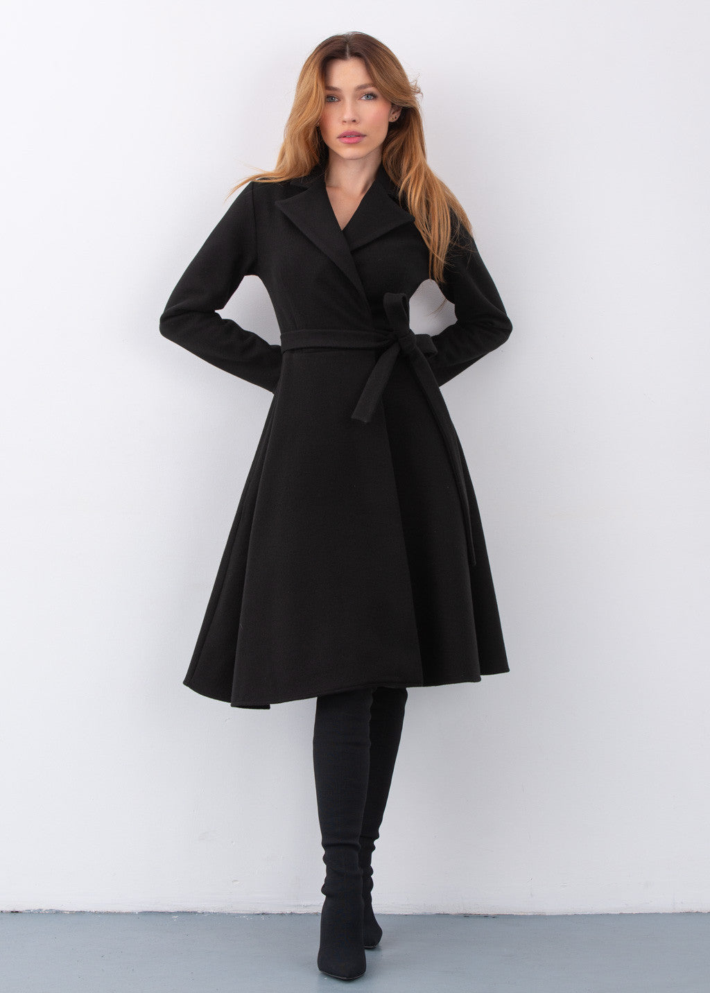 Тепла сукня-пальто на-запах з поясом