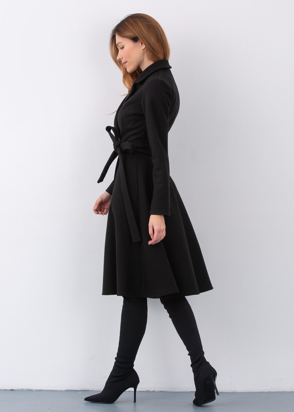 Тепла сукня-пальто на-запах з поясом