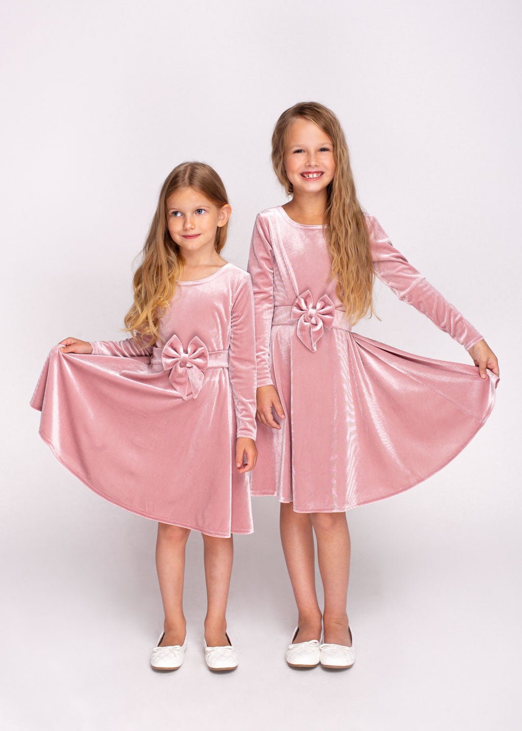 Оксамитова сукня для дівчинки