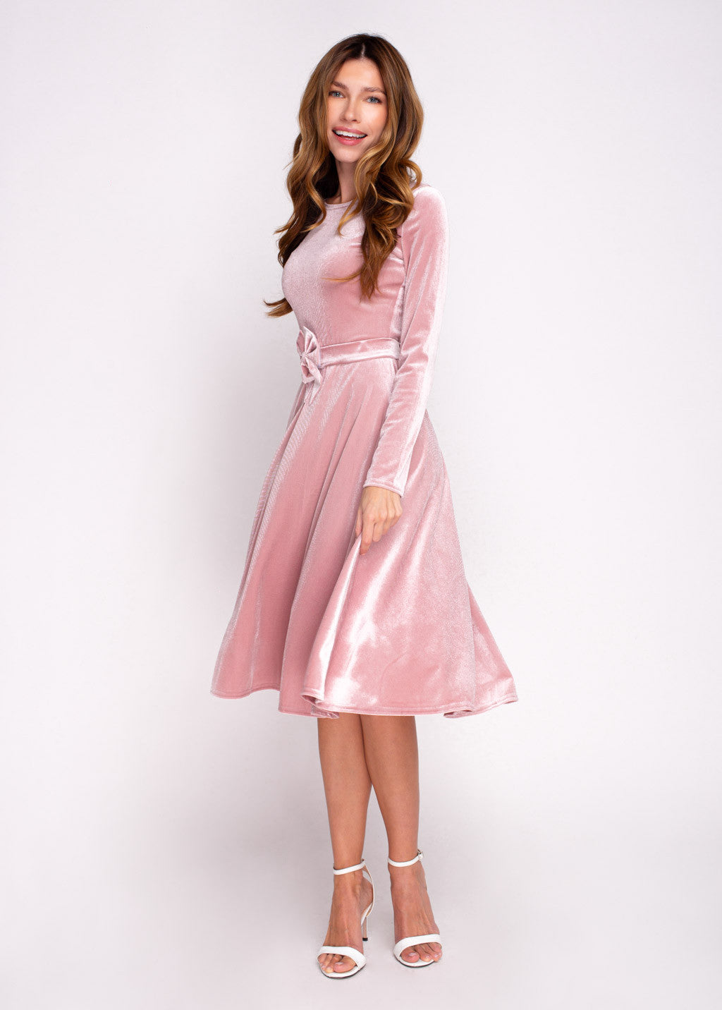 Оксамитова сукня з пишною спідницею