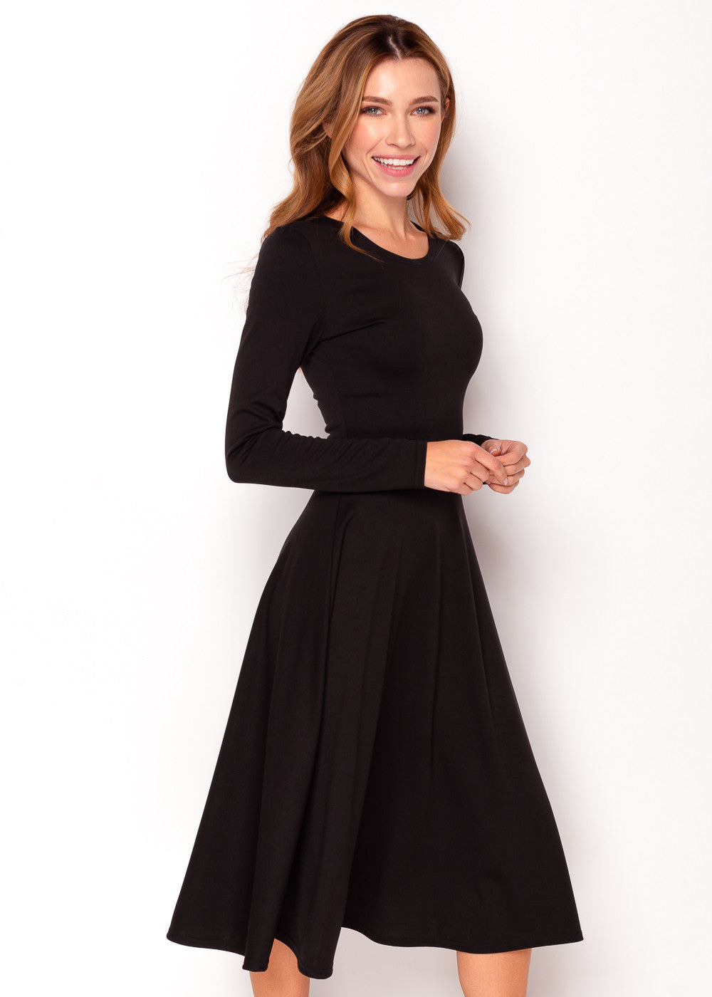 Чорна сукня з пишною спідницею