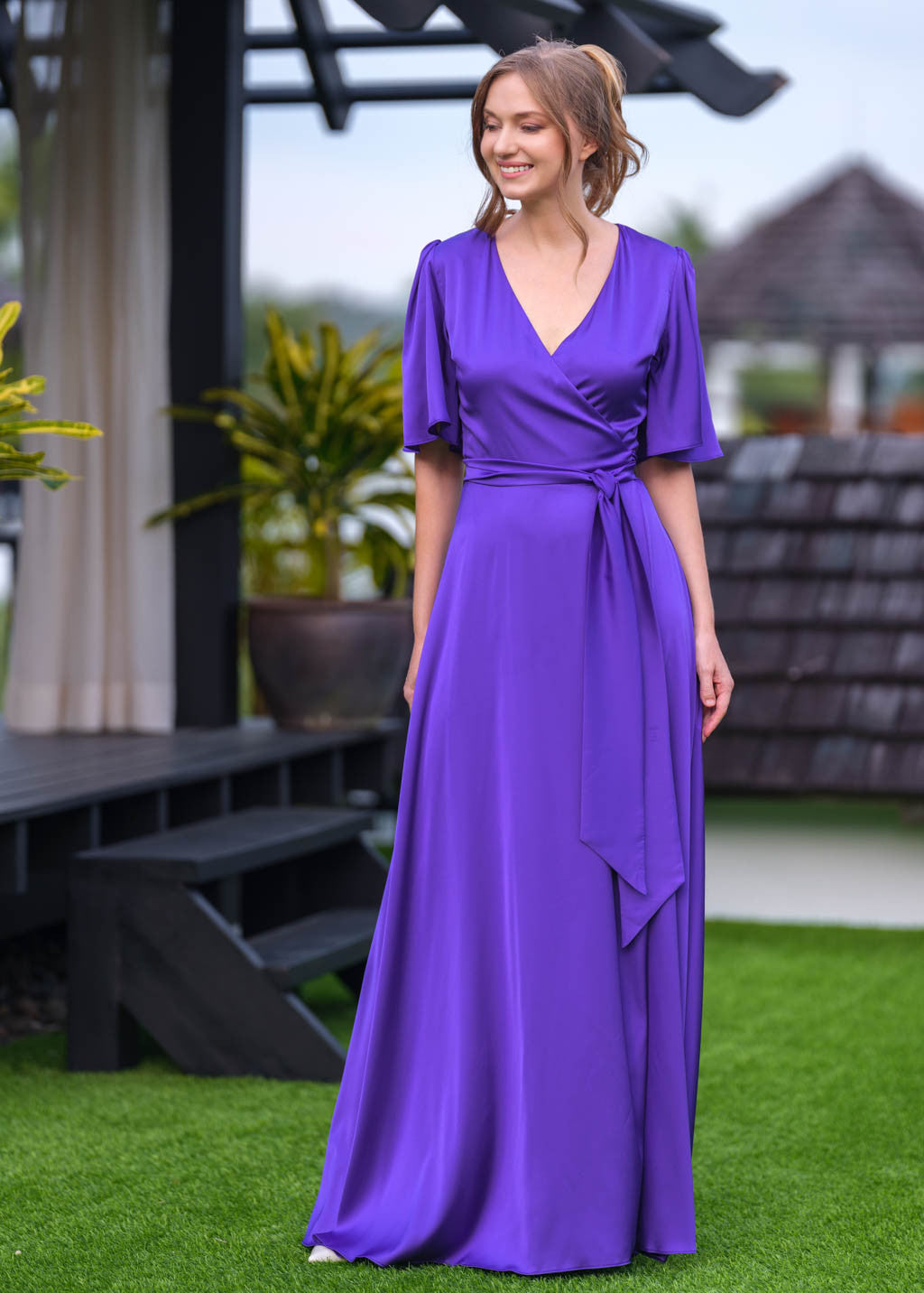 Святкова довга шовкова сукня