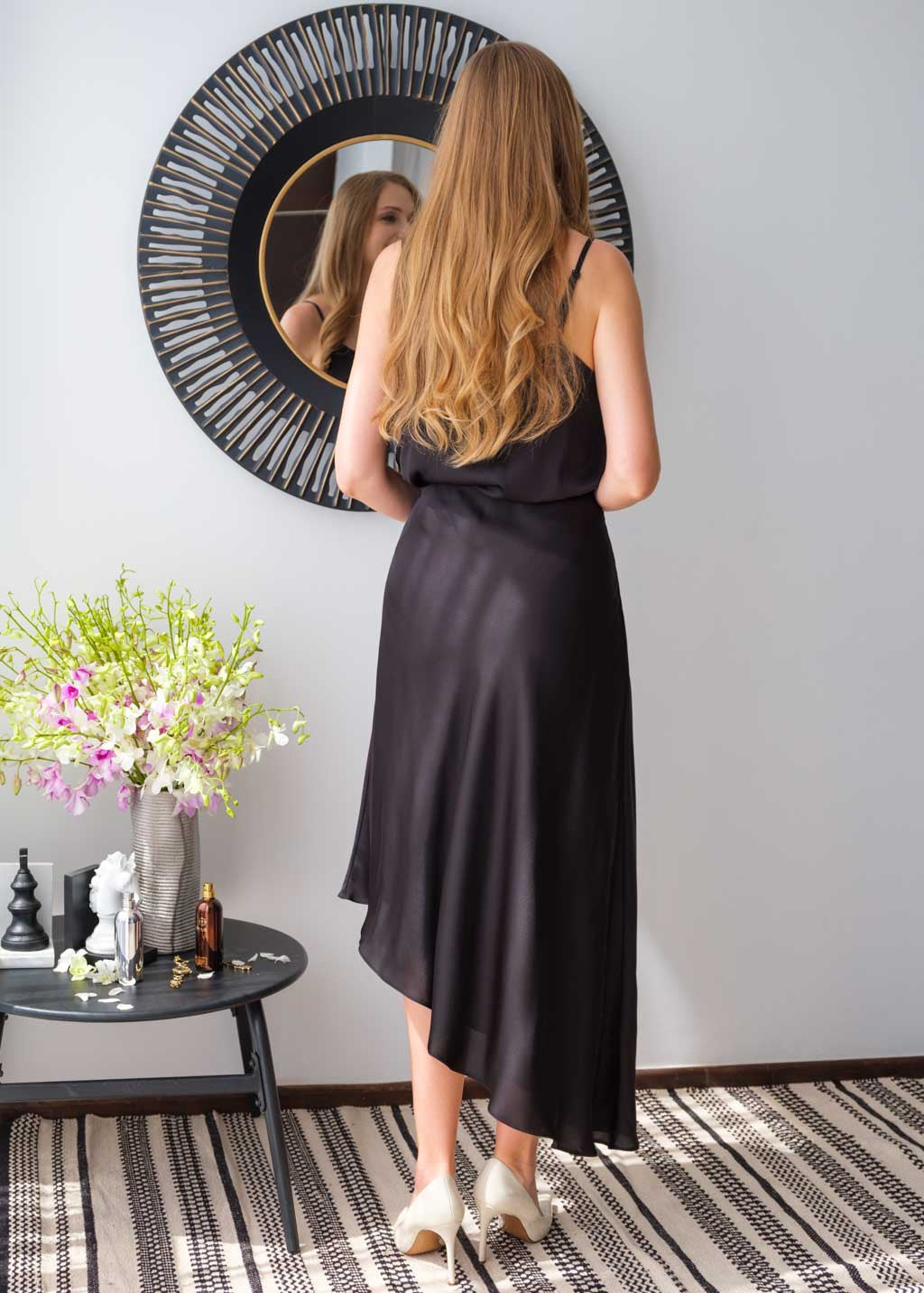 Асиметрична шовкова спідниця