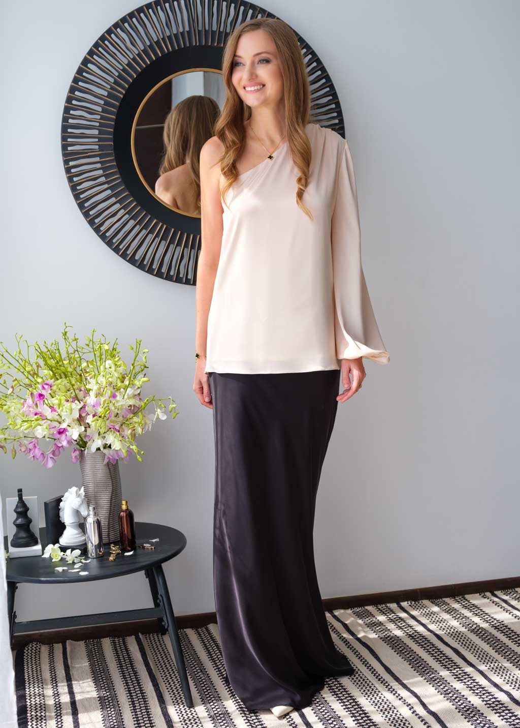 Довга шовкова спідниця