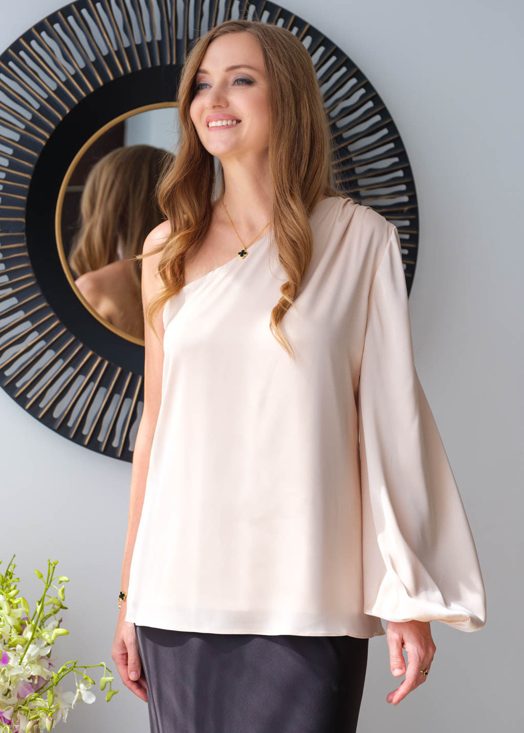 Шовкова блуза з поясом