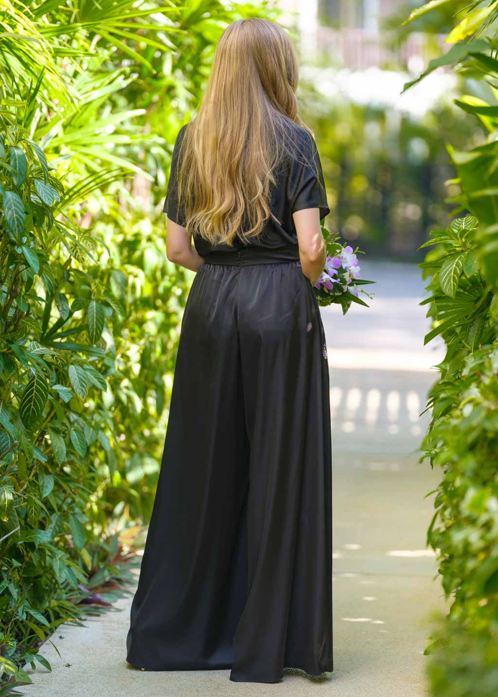 Шовковий костюм зі штанами