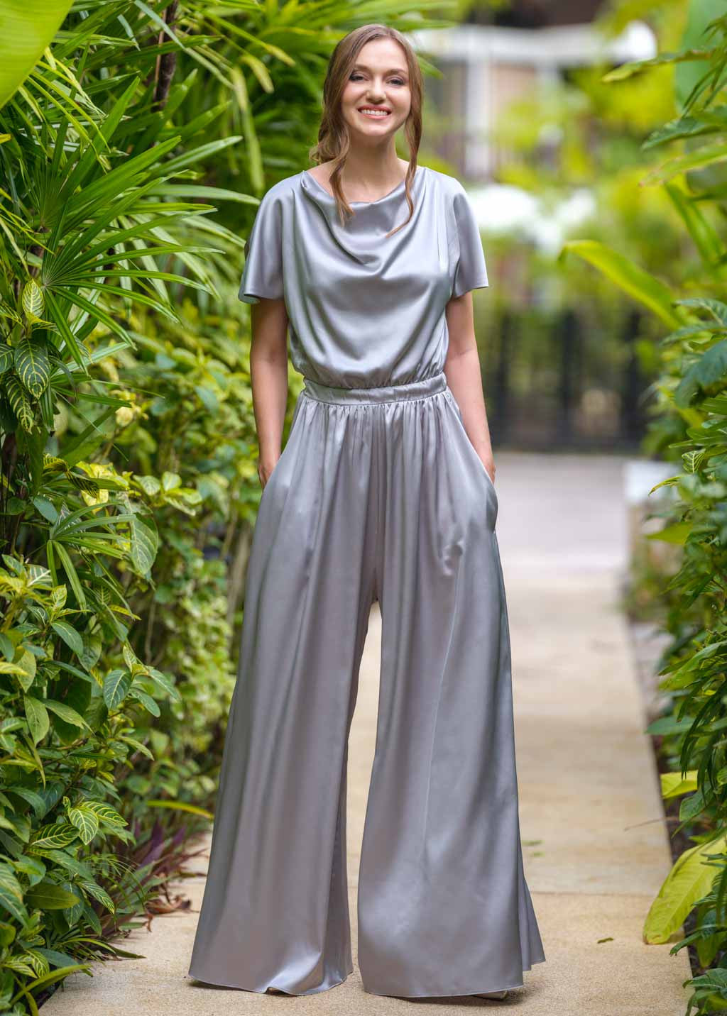 Шовковий комбінезон з кишенями