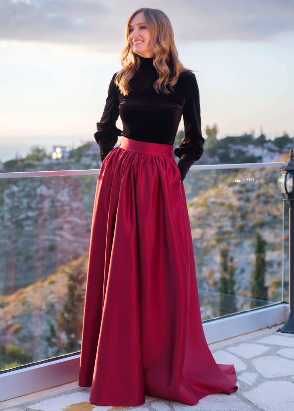 Романтична довга сатинова спідниця з кишенями