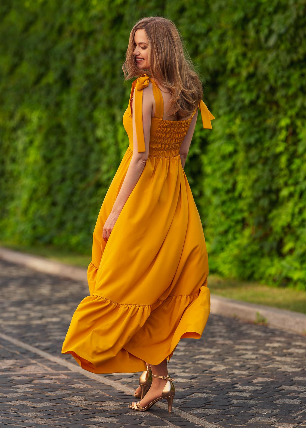 Романтична довга сукня