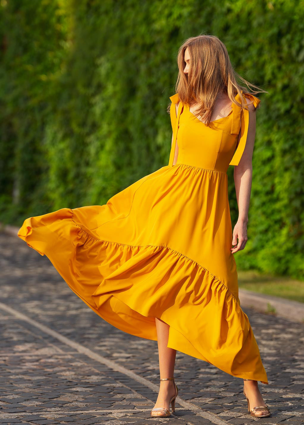 Романтична довга сукня