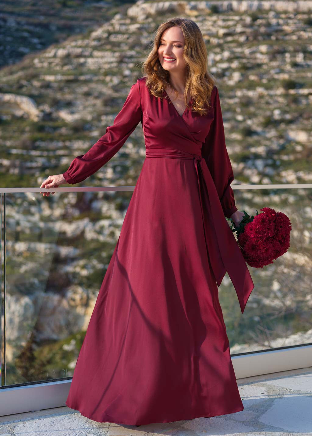 Святкова довга шовкова сукня