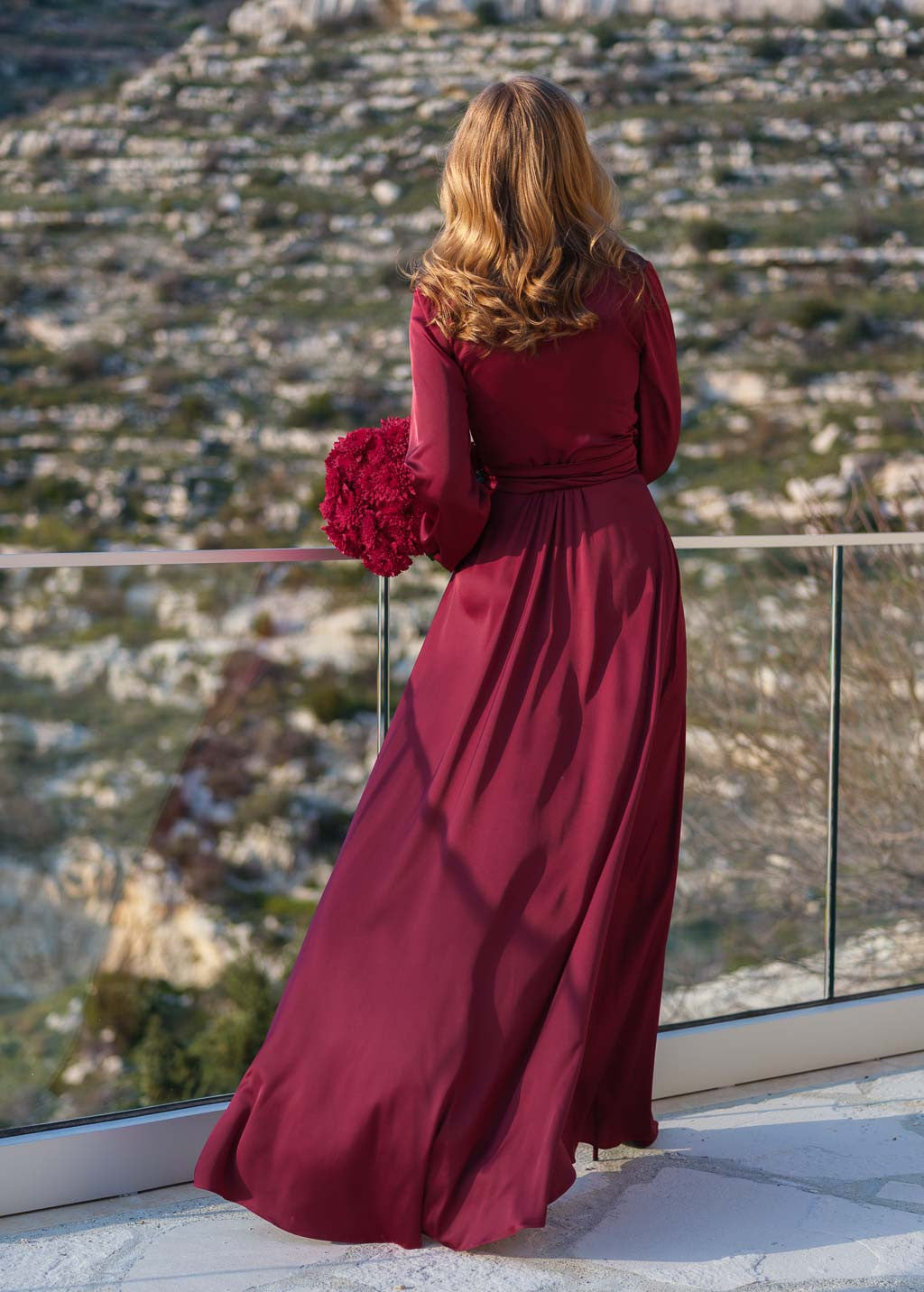 Святкова довга шовкова сукня