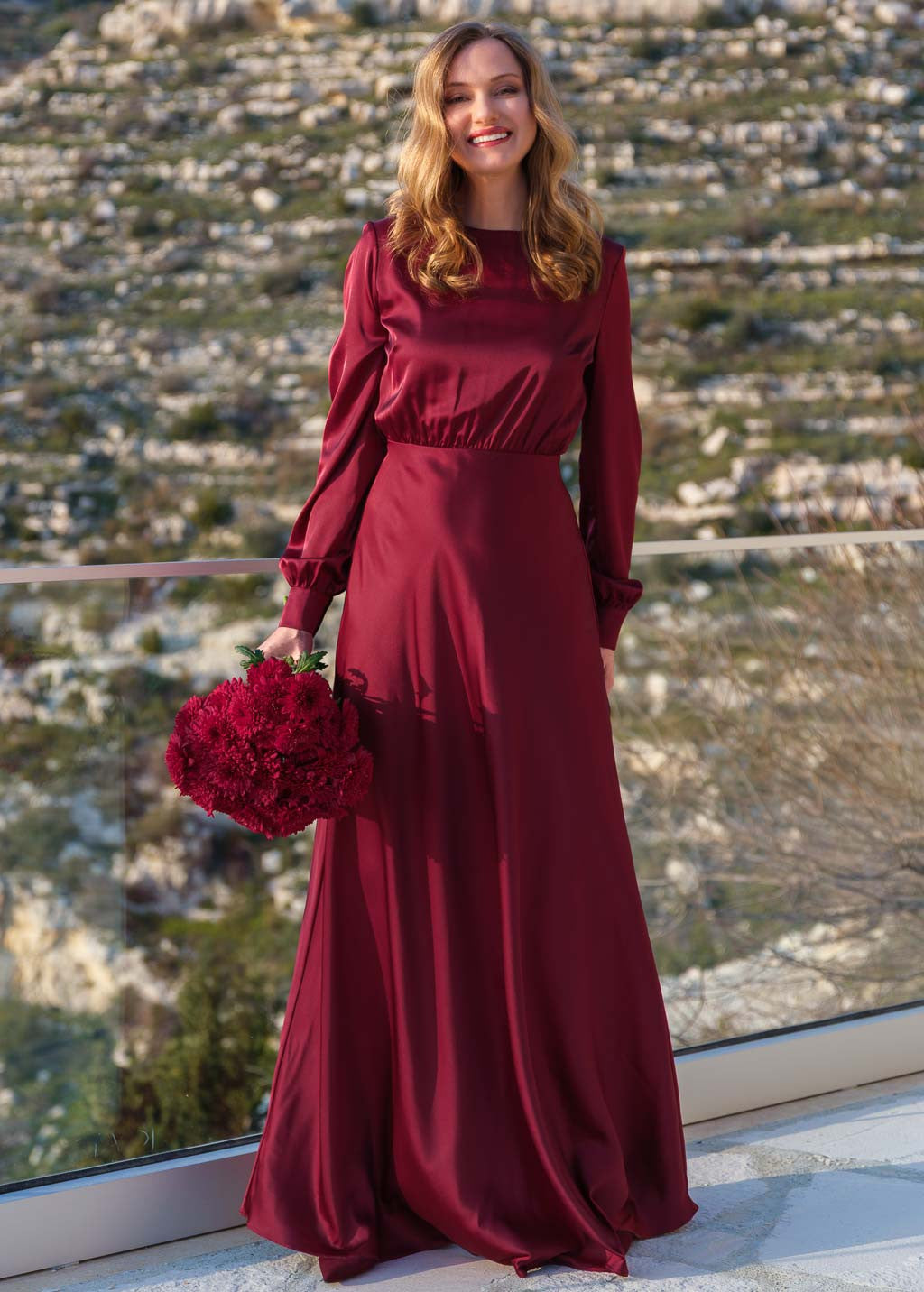 Шовкова витончена довга сукня