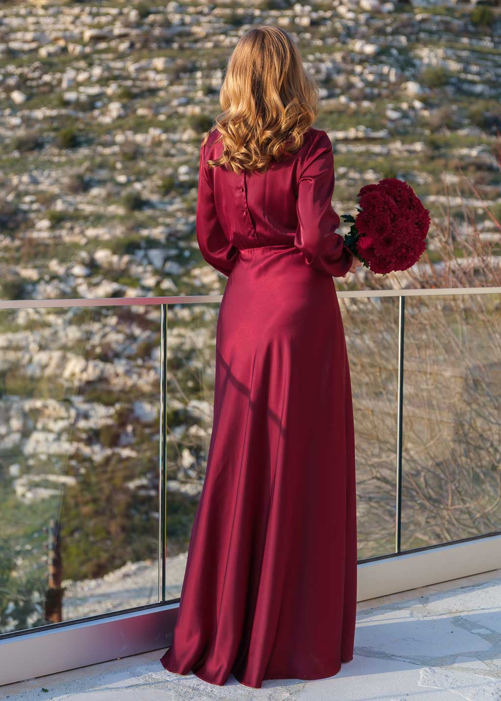 Шовкова витончена довга сукня