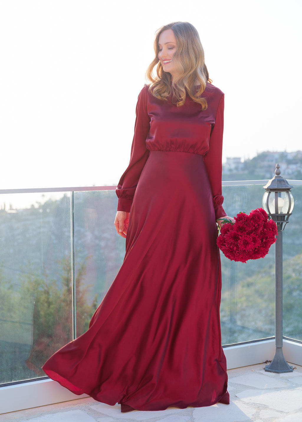 Шовкова витончена довга сукня