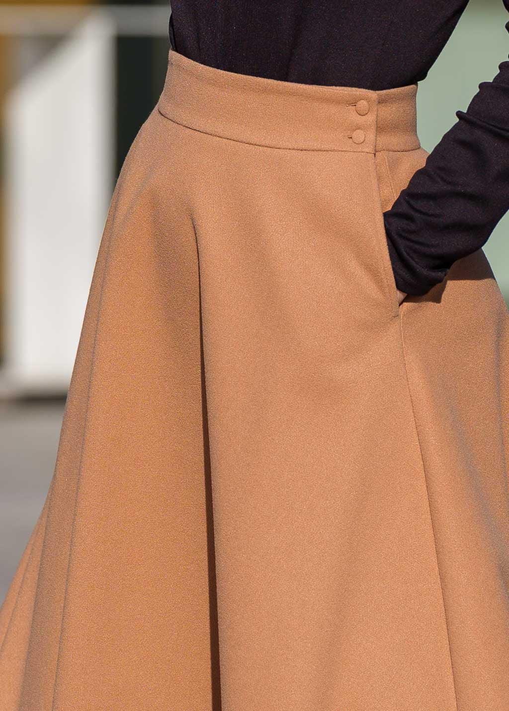 Тепла широка спідниця з кишенями