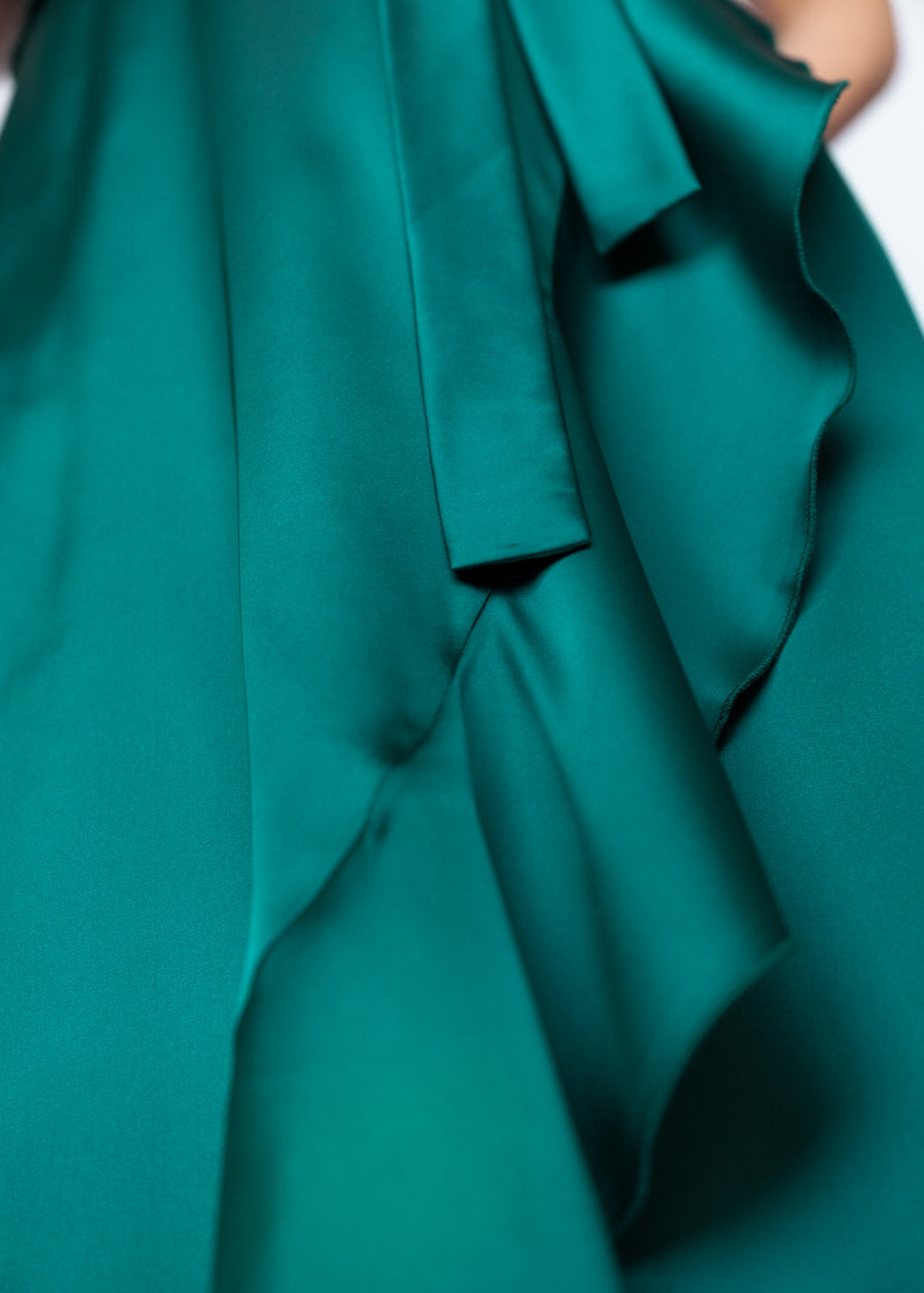 Романтична довга шовкова сукня на затин в кольорі Dark Green