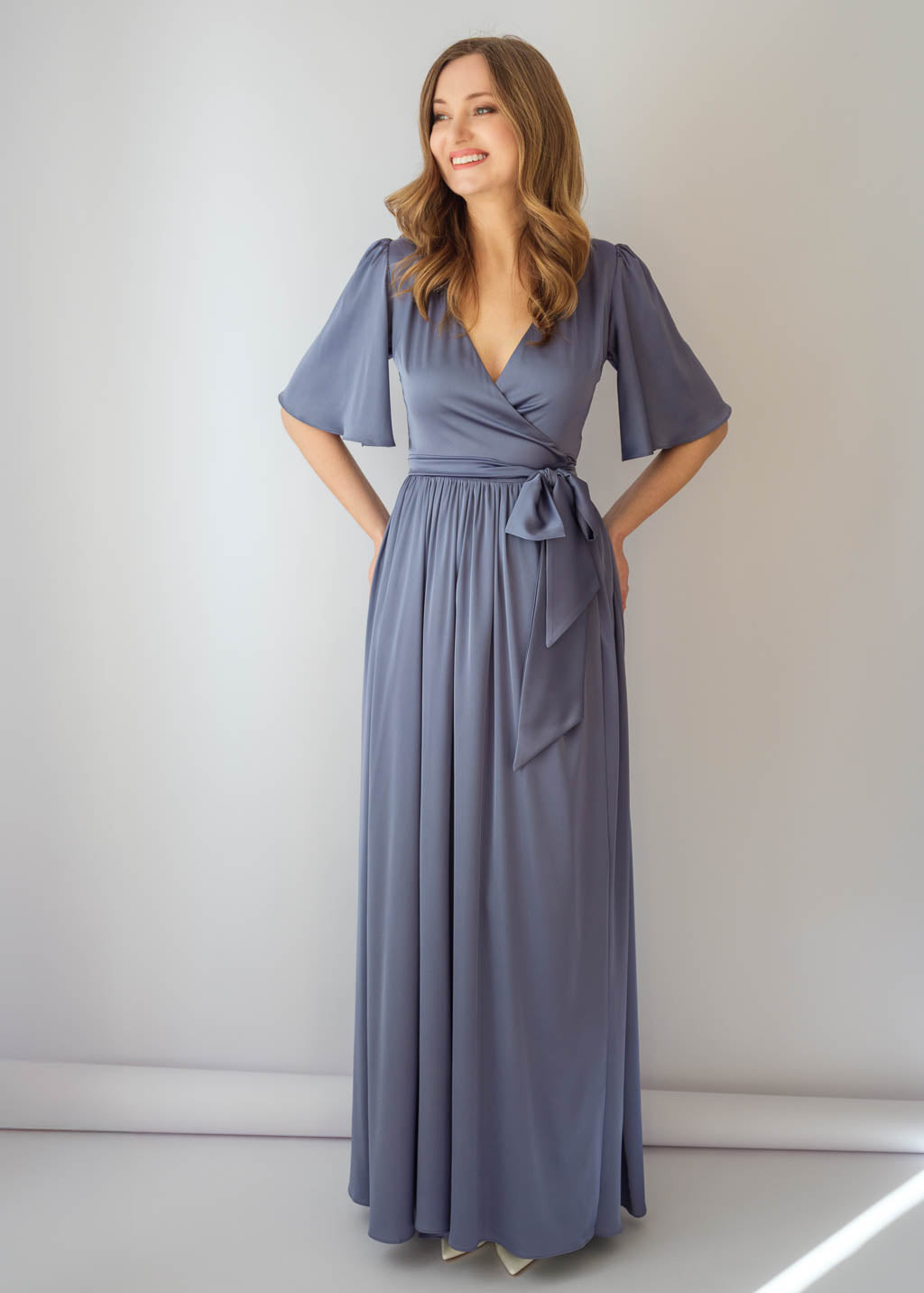 Святкова довга шовкова сукня в кольорі Grey