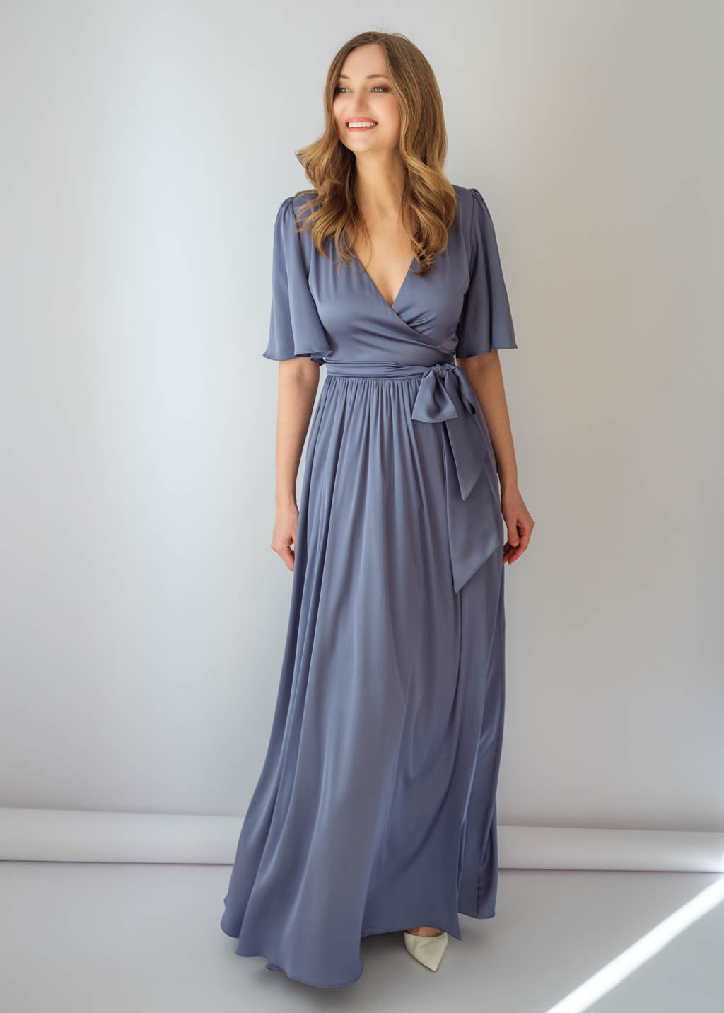 Святкова довга шовкова сукня в кольорі Grey