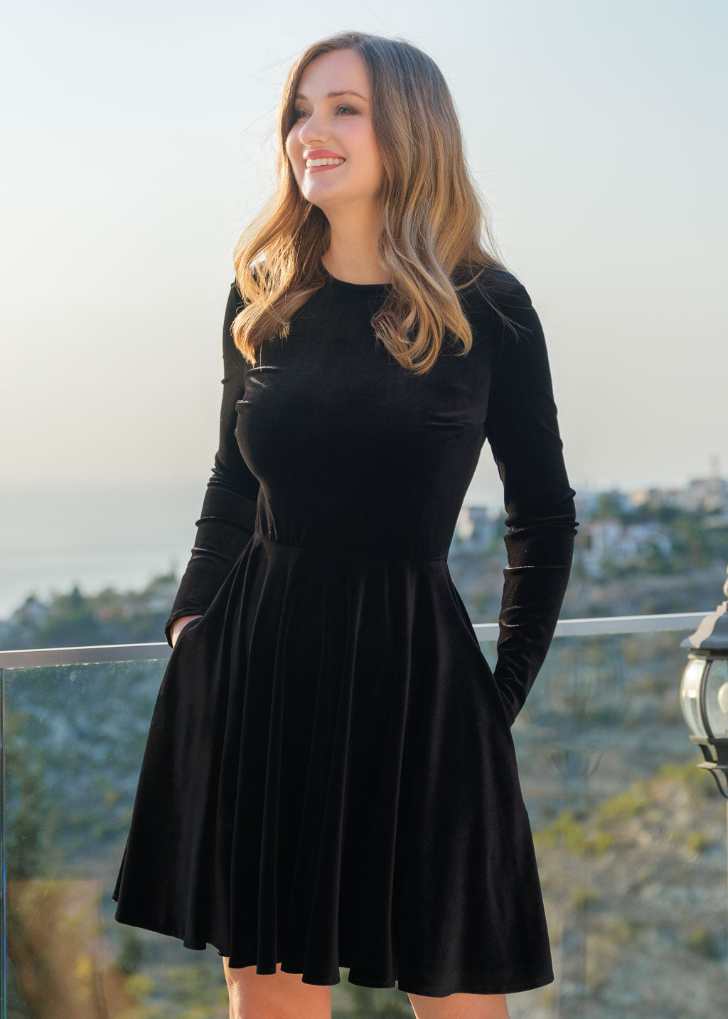 Коротка оксамитова сукня