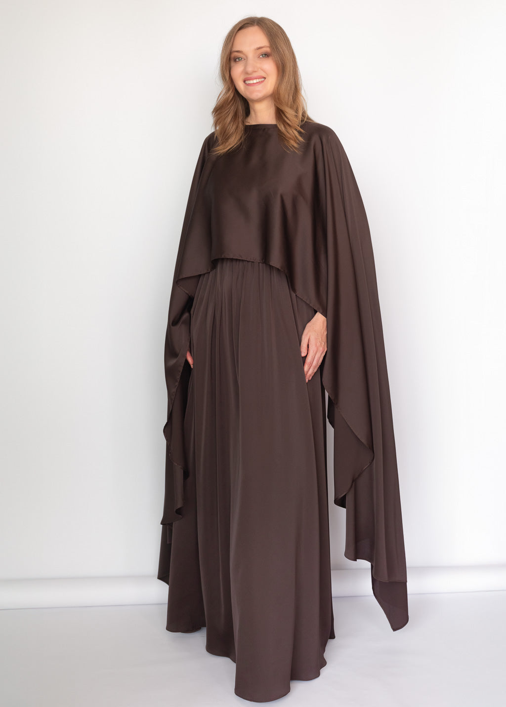 Шовкова довга сукня з кейпом в кольорі Chocolate Brown