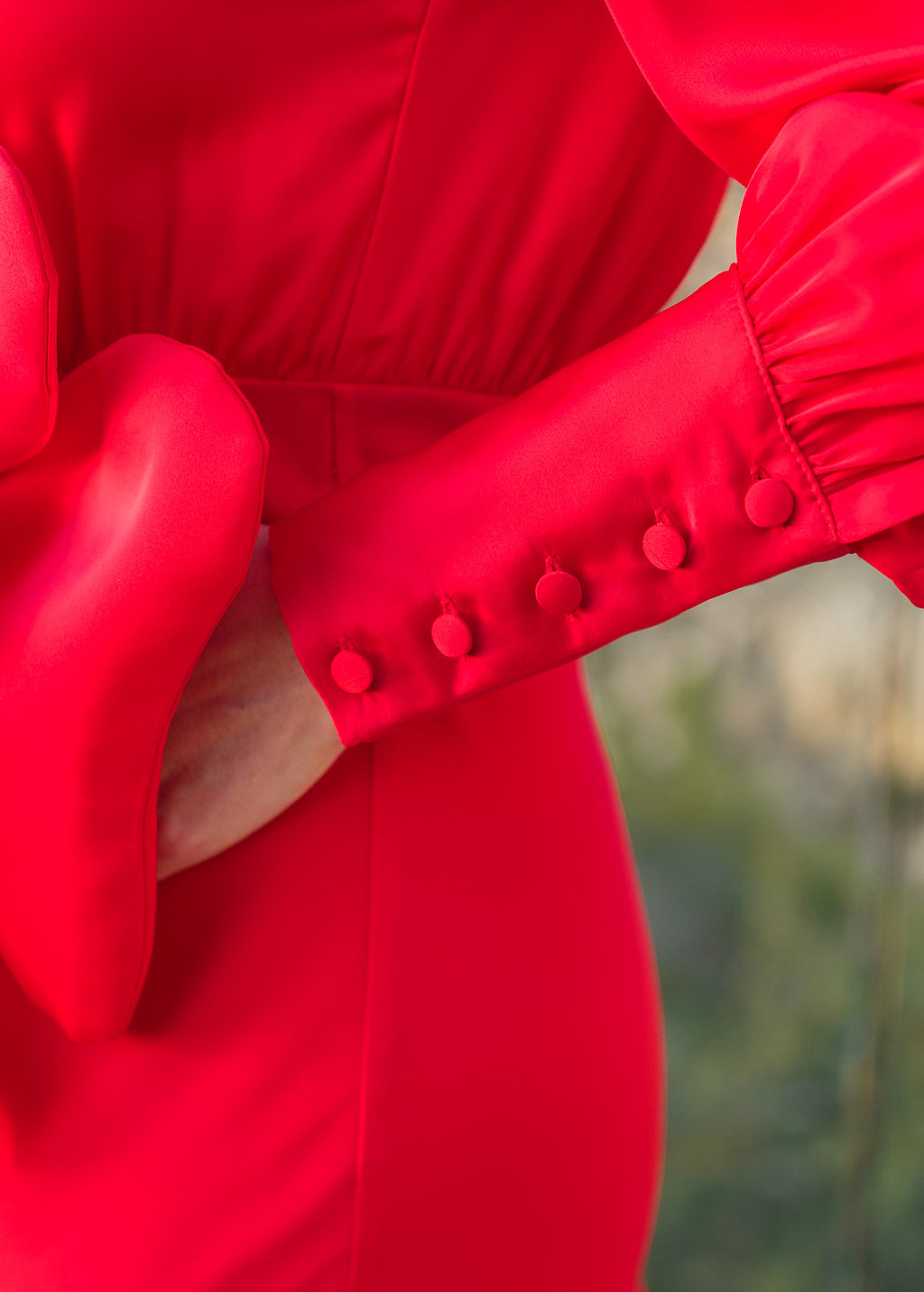 Шовкова витончена довга сукня з квіткою