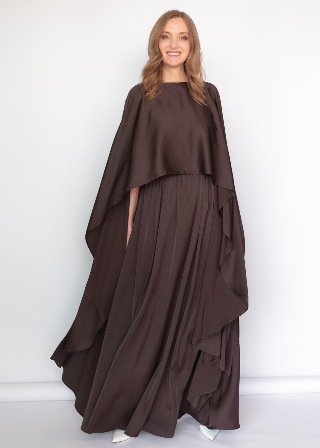 Шовкова довга сукня з кейпом в кольорі Chocolate Brown