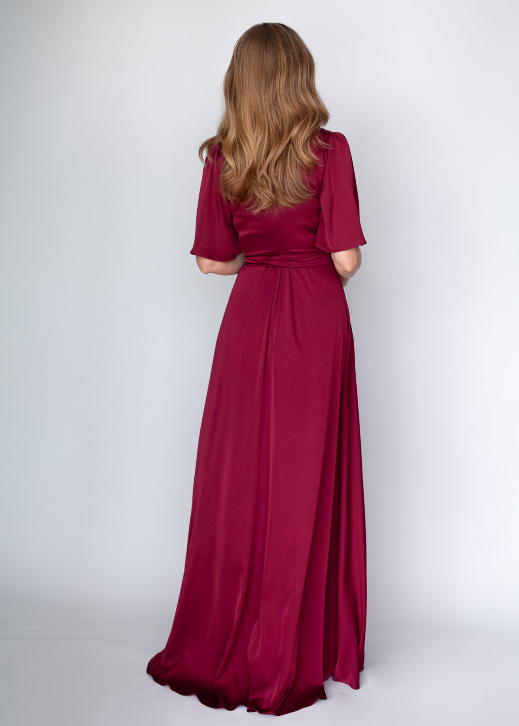 Святкова довга шовкова сукня в кольорі Burgundy